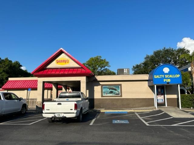 水晶河戴斯酒店 克里斯特尔里弗 外观 照片